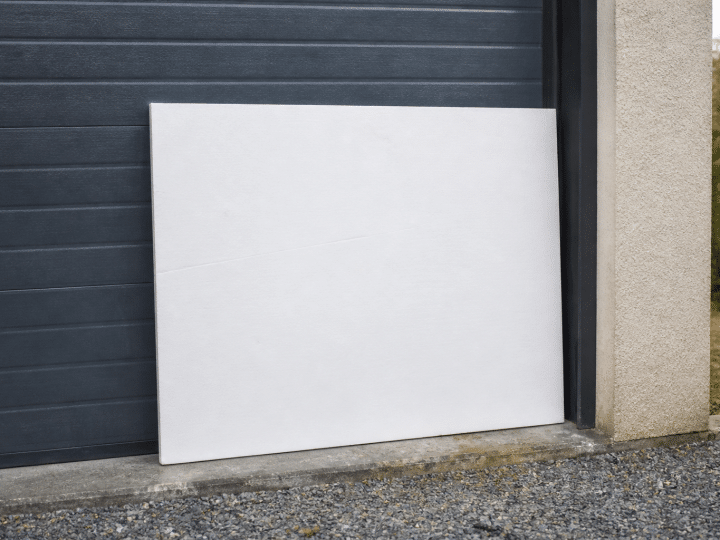 Comment isoler une porte de garage : méthodes, matériaux et coûts ?