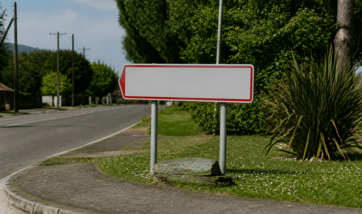 Panneau entrée ville affichant population Saint-Medard-en-Jalles