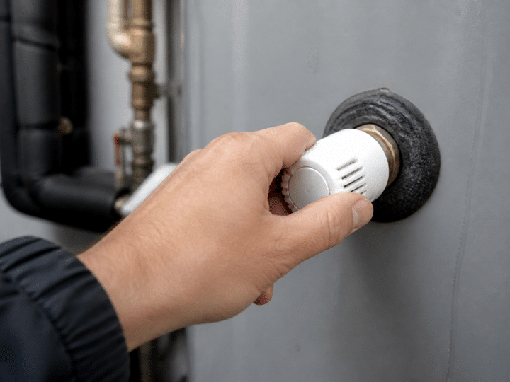 Comment changer le thermostat du chauffe-eau électrique ?