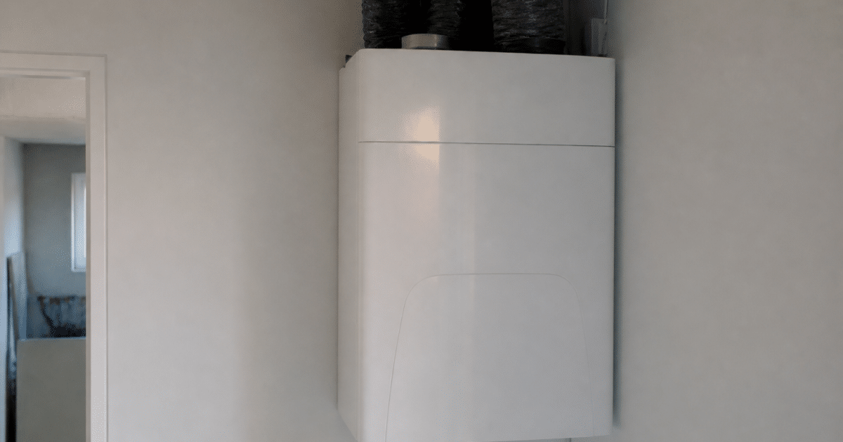 Boitier VMC double flux blanc pose murale vertical interieur