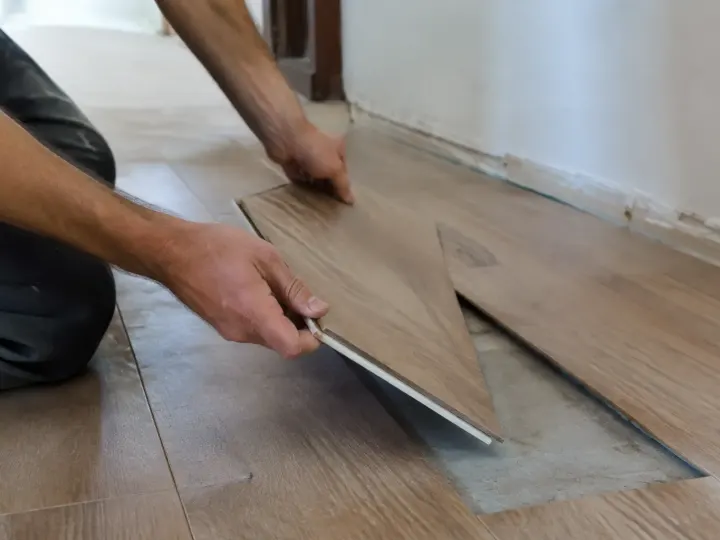 Comment changer une lame de parquet flottant sans tout démonter